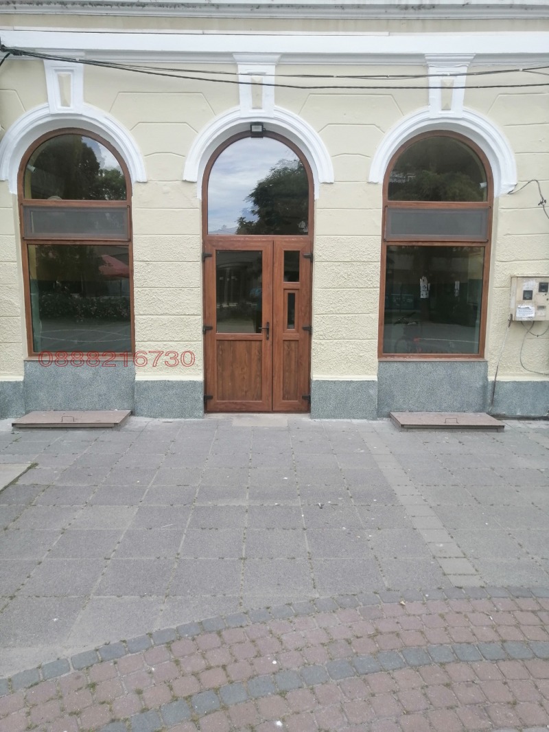 Продава МАГАЗИН, гр. Лом, област Монтана