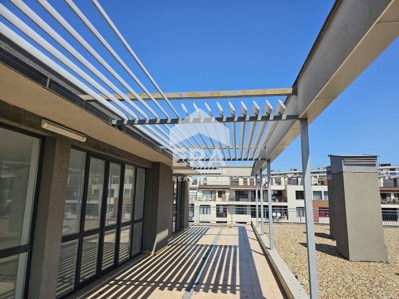 Продава МНОГОСТАЕН, гр. Варна, Левски 1