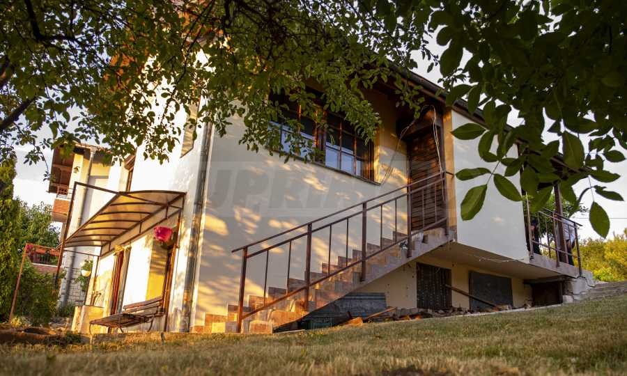 Продава КЪЩА, с. Люлин, област Перник