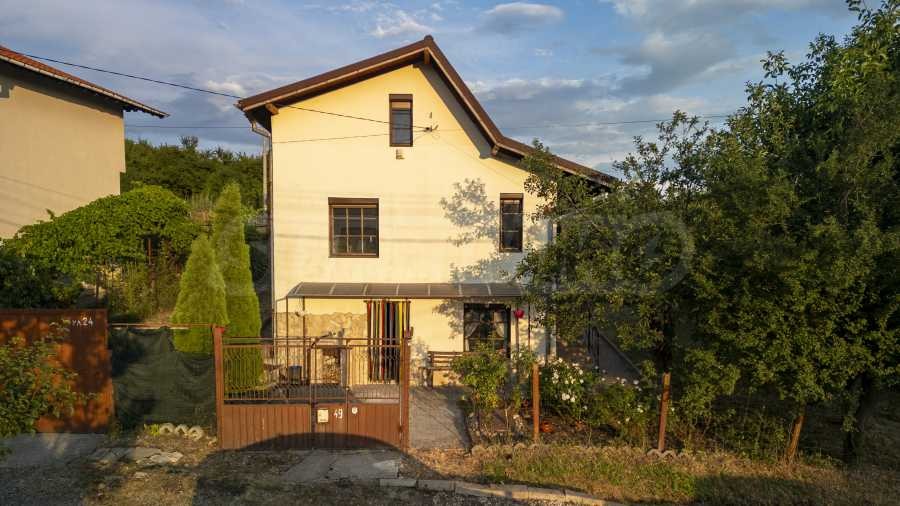 Продава КЪЩА, с. Люлин, област Перник, снимка 2 - Къщи - 54870566