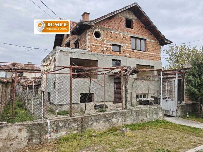 Продава КЪЩА в област Пазарджик, с. Звъничево - 192 кв.м / 65 000 € » 127 128.95 лв., ДОМКО