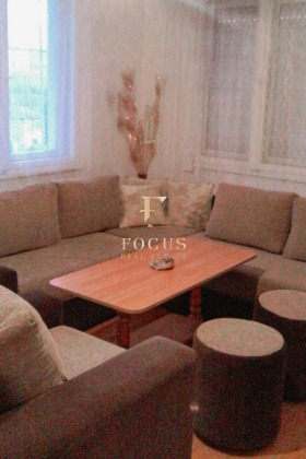 Продажба на етажи от къща в град Пловдив — страница 2 - изображение 1 