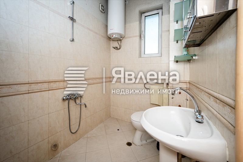 Продава 3-СТАЕН, гр. София, Център, снимка 8 - Апартаменти - 54919000