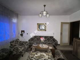 2 υπνοδωμάτια ΤΣενταρ, ΙΑμβολ