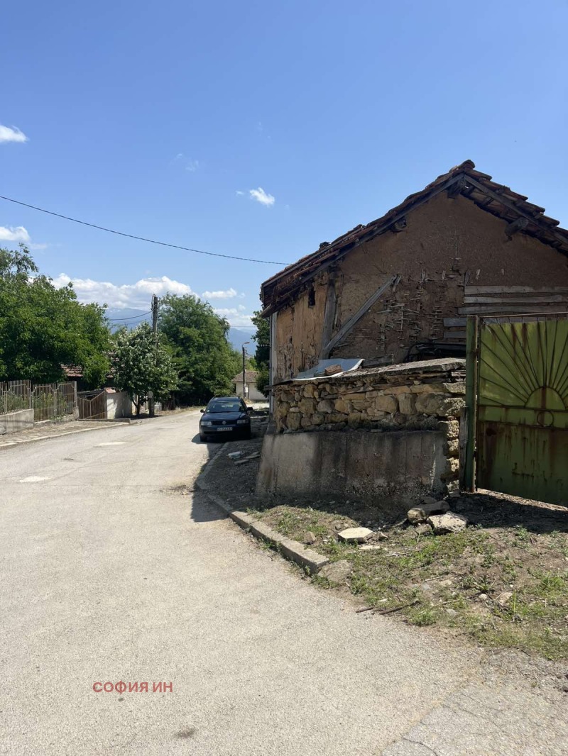 Продава  Къща област Кюстендил , с. Шатрово , 832 кв.м | 81993111 - изображение [2]