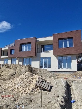 Къща град Варна, м-т Акчелар 4