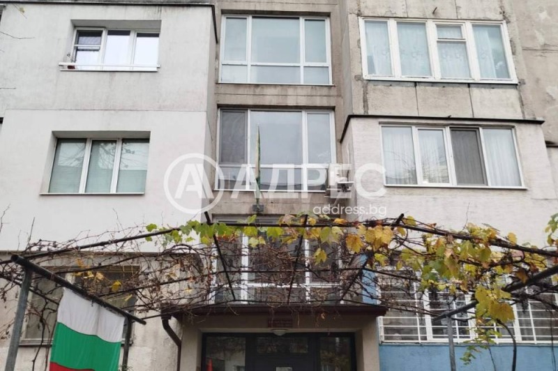 Продава 3-СТАЕН, гр. София, Толстой, снимка 2 - Апартаменти - 52545658