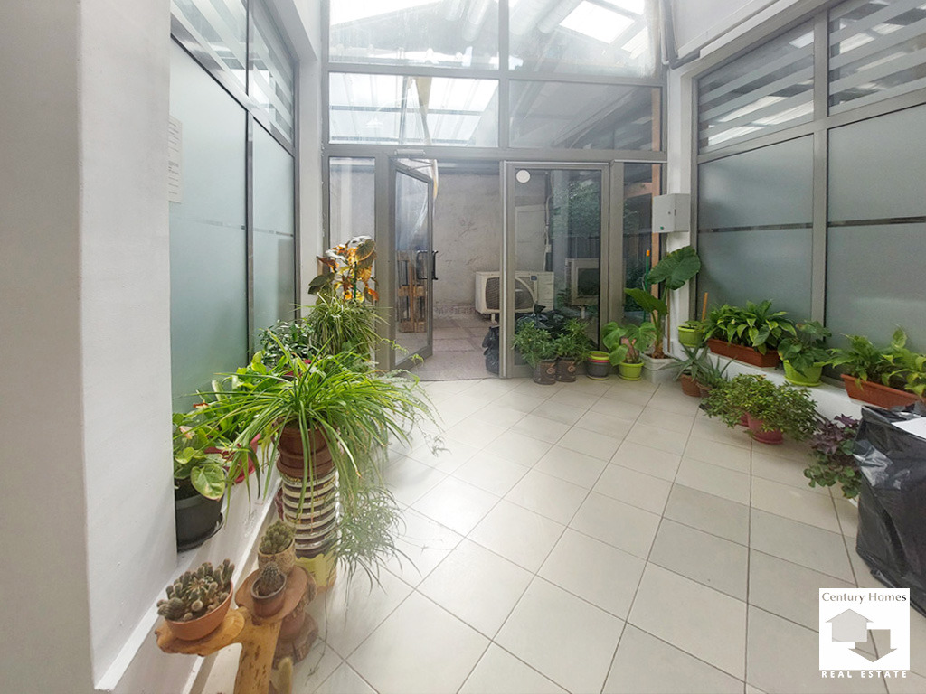 Продава МАГАЗИН, гр. Велико Търново, Център, снимка 9 - Магазини - 56188899