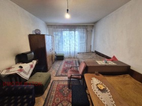 Στούντιο Ηζτοκ, Περνηκ