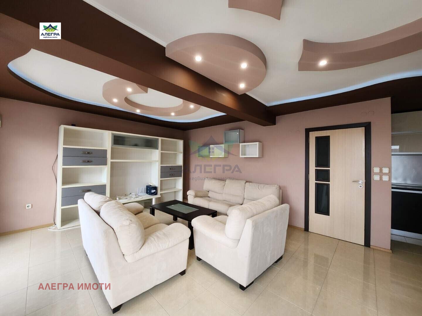 Продава 3-СТАЕН, гр. Пазарджик, Център, снимка 2 - Апартаменти - 48220833