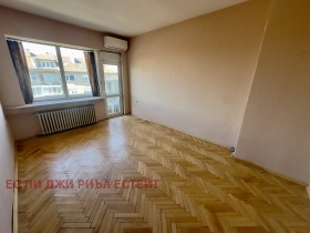 2 Schlafzimmer Banischora, Sofia 1