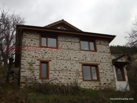 Casa Slaveino, região Smolyan 1