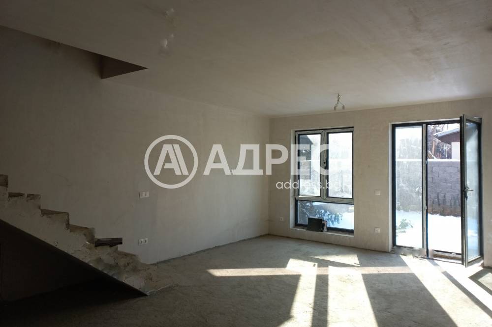 Продава КЪЩА, гр. София, Модерно предградие