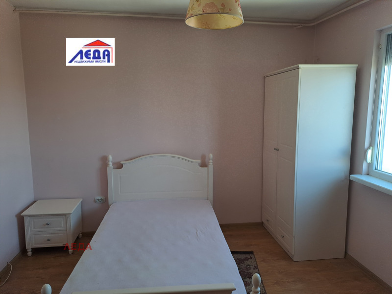 Продаја  2 спаваће собе Плевен , Широк центар , 75 м2 | 40593532 - слика [9]