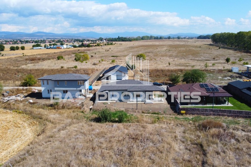 Продава КЪЩА, с. Равно поле, област София област, снимка 15 - Къщи - 52465351