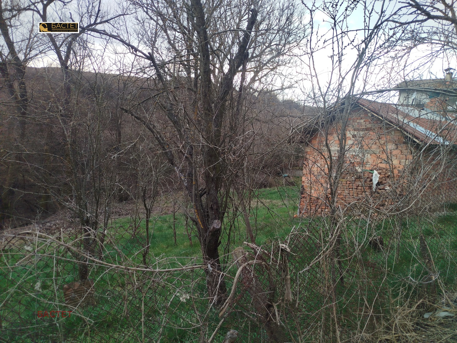 Продава КЪЩА, с. Гурмазово, област София област