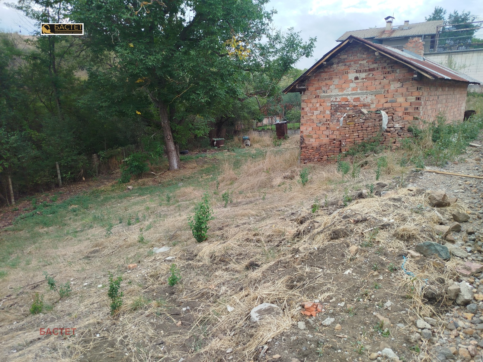 Продава КЪЩА, с. Гурмазово, област София област