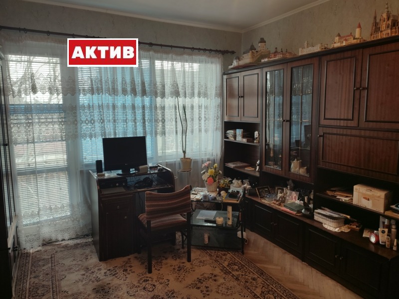 Продава 2-СТАЕН, гр. Търговище, Запад 1, снимка 2 - Aпартаменти - 49511911