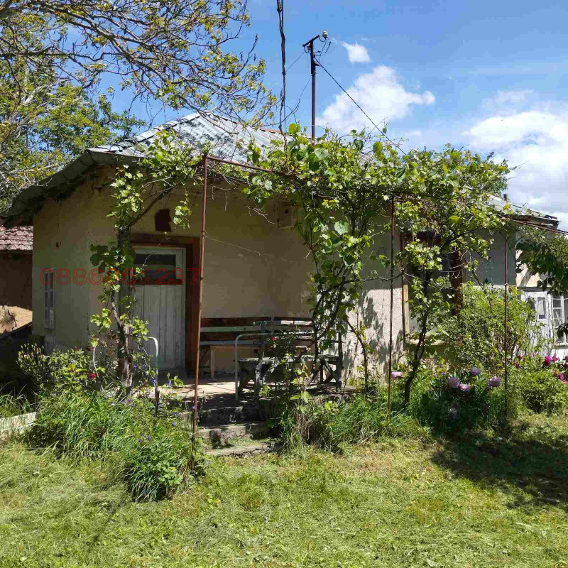 Продава КЪЩА, с. Туден, област София област