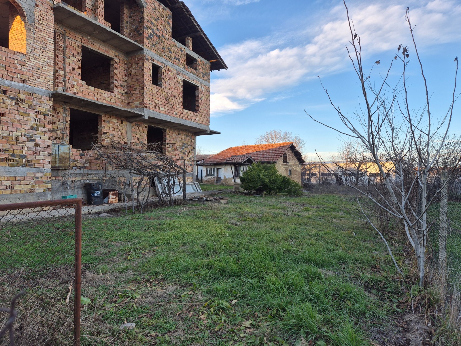 Продава КЪЩА, с. Самоводене, област Велико Търново, снимка 2 - Къщи - 52603003