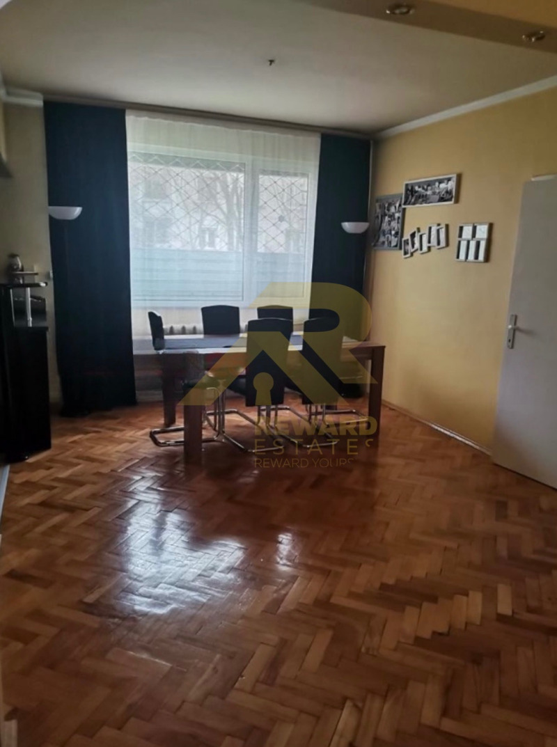 Na sprzedaż  2 sypialnie Pernik , Centar , 129 mkw | 70280970 - obraz [4]