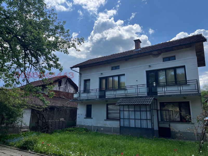 Продава КЪЩА, гр. Априлци, област Ловеч