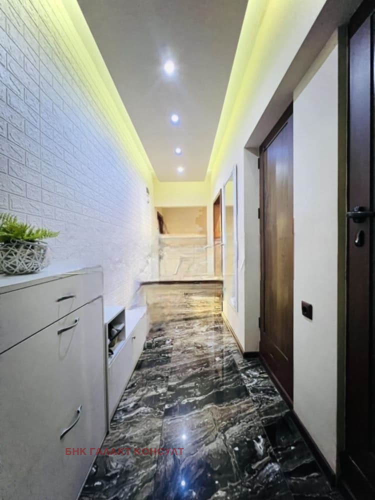 Te koop  2 slaapkamers Sofia , Slatina , 81 m² | 97238482