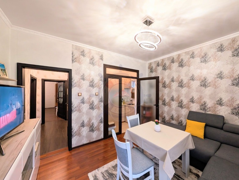 Продава ЕТАЖ ОТ КЪЩА, гр. Варна, Аспарухово, снимка 2 - Етаж от къща - 52533932