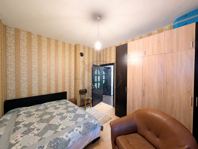 Продава ЕТАЖ ОТ КЪЩА, гр. Варна, Аспарухово, снимка 7 - Етаж от къща - 52533932