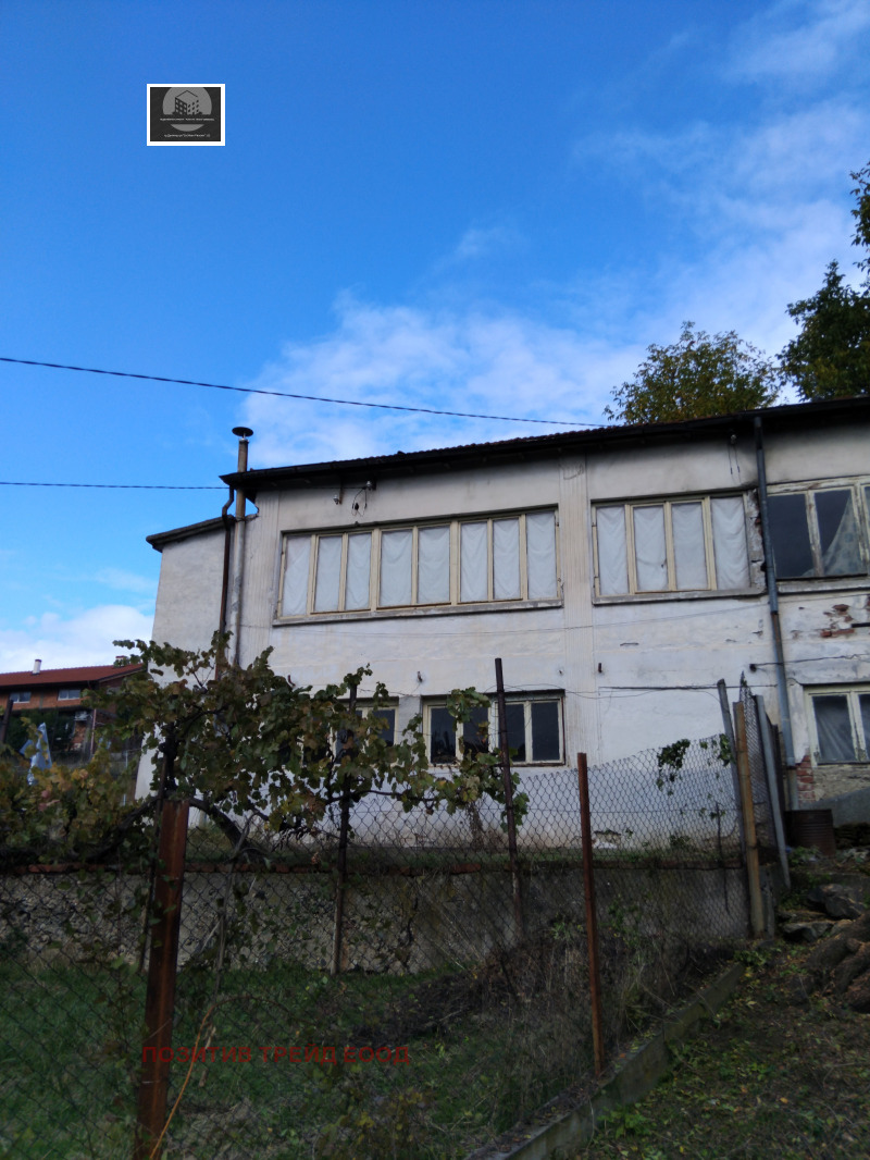 Продава КЪЩА, област Кюстендил, гр. Дупница • 115000 лв. / 58798.57 € • 70952101 1