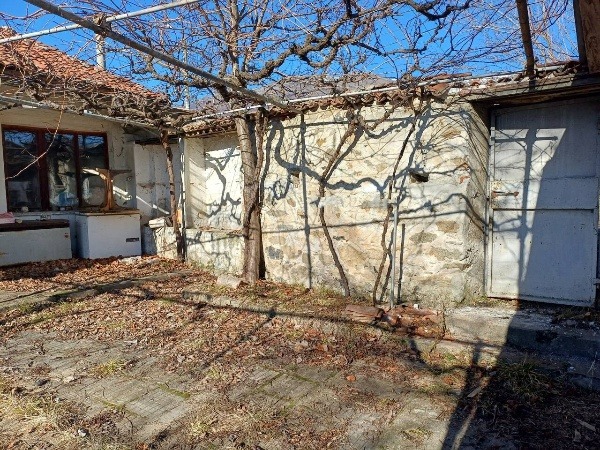 Продава  Къща, област Пловдив, гр. Карлово • 61 300 EUR • ID 29495576 — holmes.bg - [1] 