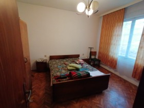 House Veliki Preslav, region Shumen 6