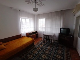 House Veliki Preslav, region Shumen 13