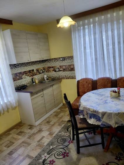 Продава КЪЩА, гр. Разград, Варош, снимка 2 - Къщи - 51935922