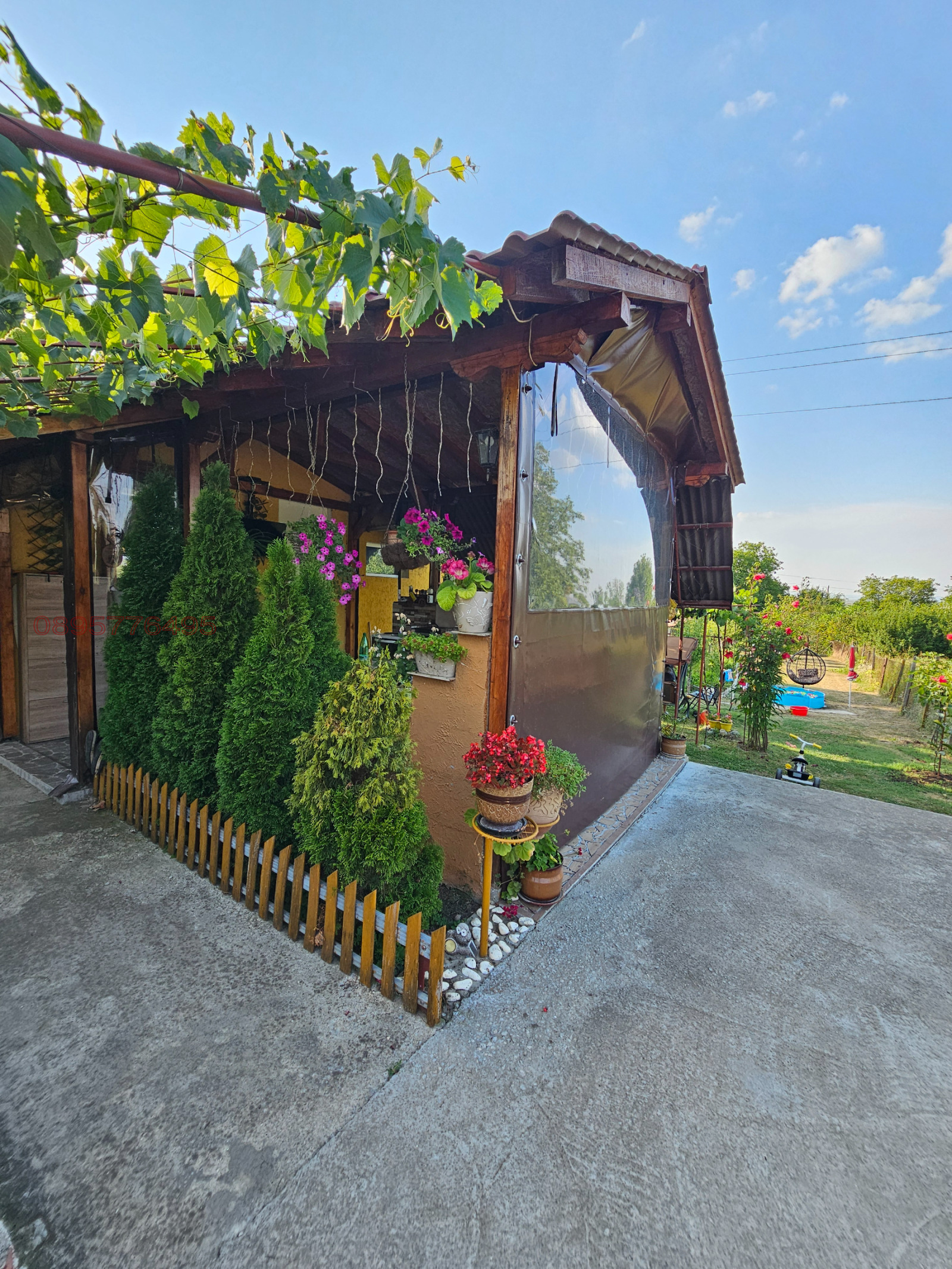 Продава КЪЩА, гр. Търговище, Вилна зона
