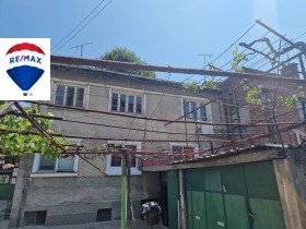 Продажба на етажи от къща в град Пловдив - изображение 8 