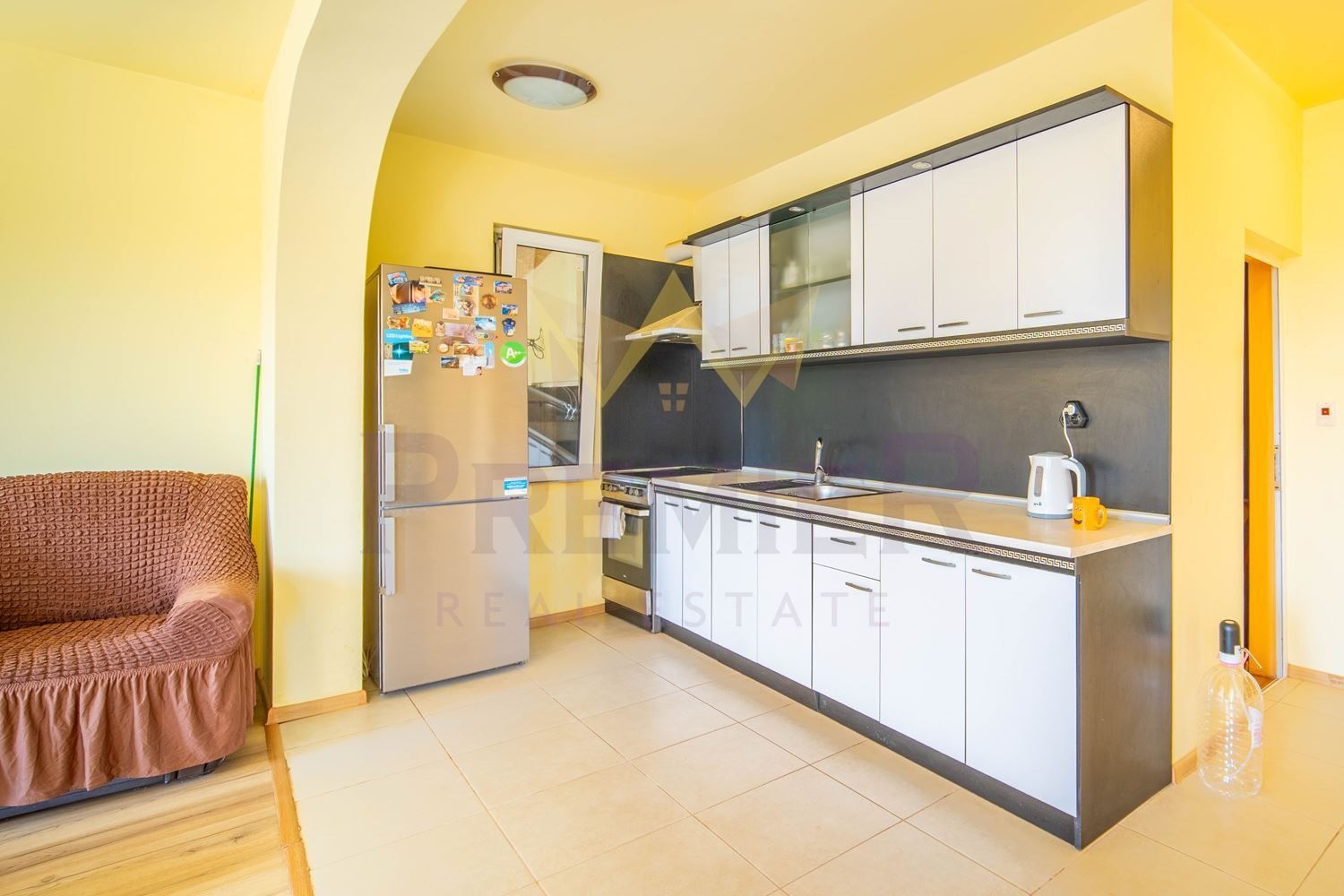 Продава КЪЩА, гр. Бяла, област Варна, снимка 3 - Къщи - 55516412