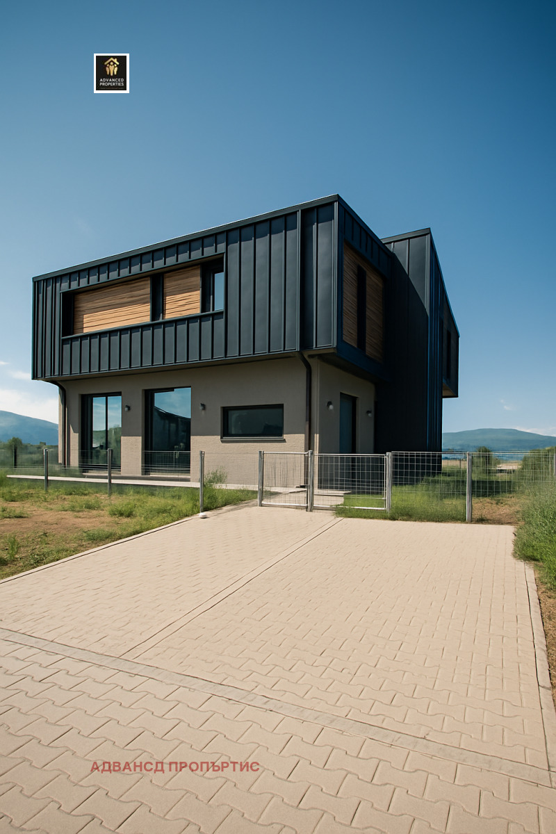 Продава КЪЩА в град София, с. Владая - 150 кв.м / 570 000 € » 1 114 823.10 лв., АДВАНСД ПРОПЪРТИС