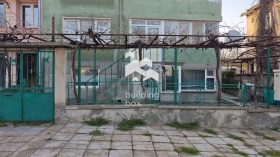 Обява продава етаж от къща, град Варна, Галата