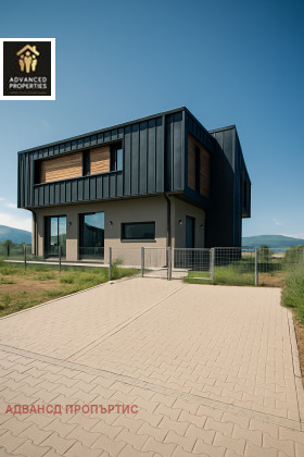 Hus Vladaya, Sofia
