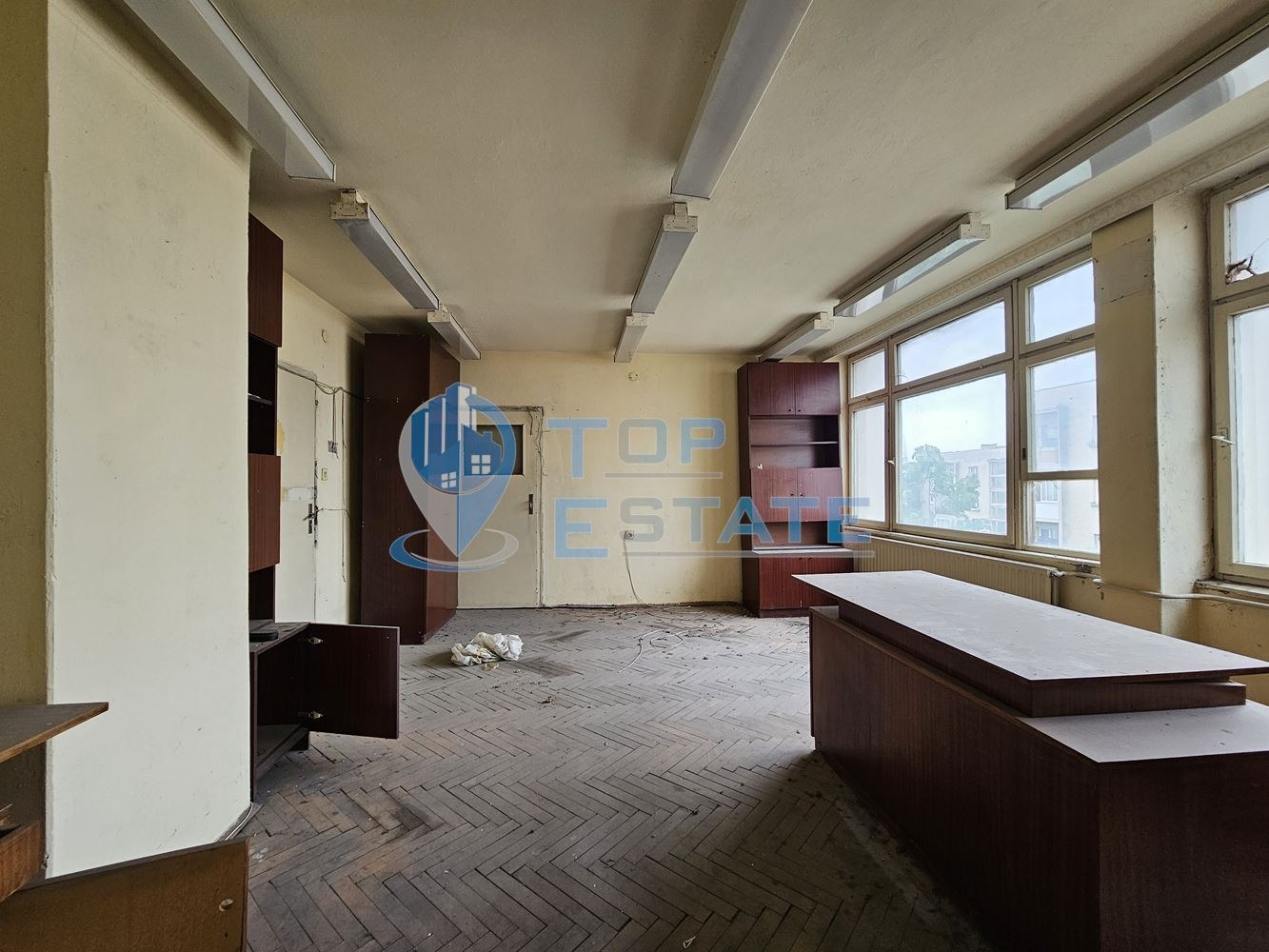 Продава ОФИС, гр. Велико Търново, Център, снимка 2 - Офиси - 45764218