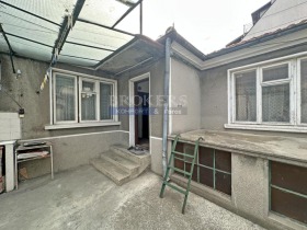 Hus Kolhozen pazar, Varna