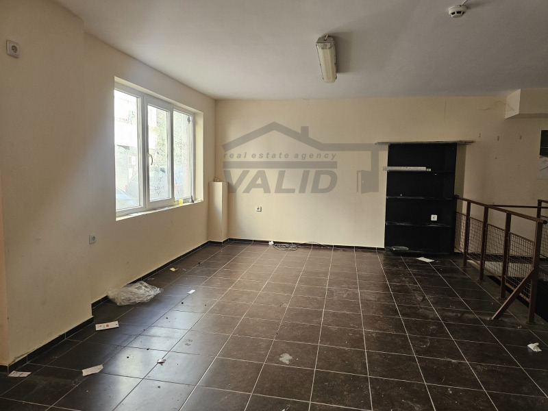 Продава  Офис град Русе , Ялта , 96 кв.м | 72695014