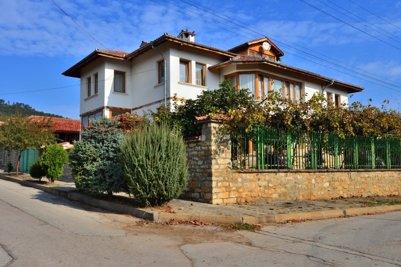 Продава КЪЩА в област Велико Търново, гр. Сухиндол - 290 кв.м / 299 000 € » 584 793.17 лв.
