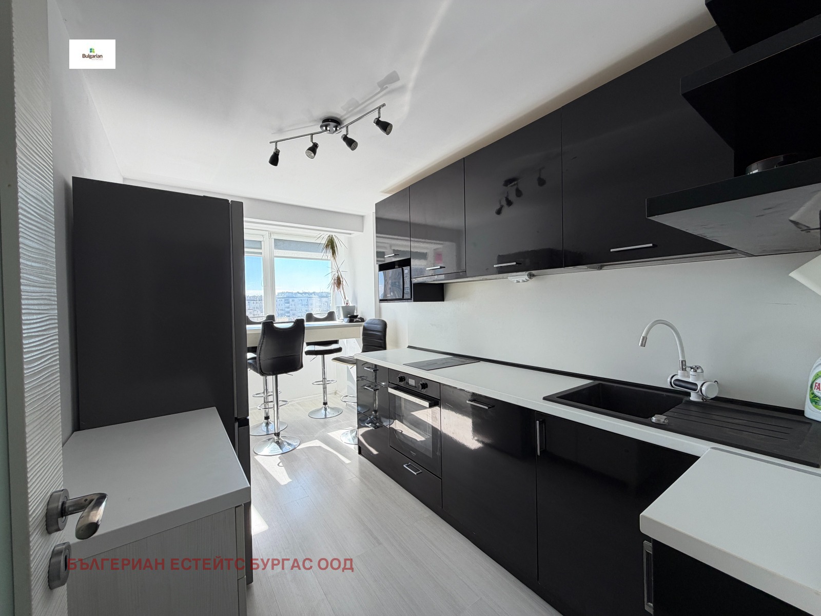 Продава 3-СТАЕН, гр. Бургас, Лазур, снимка 3 - Апартаменти - 56563043