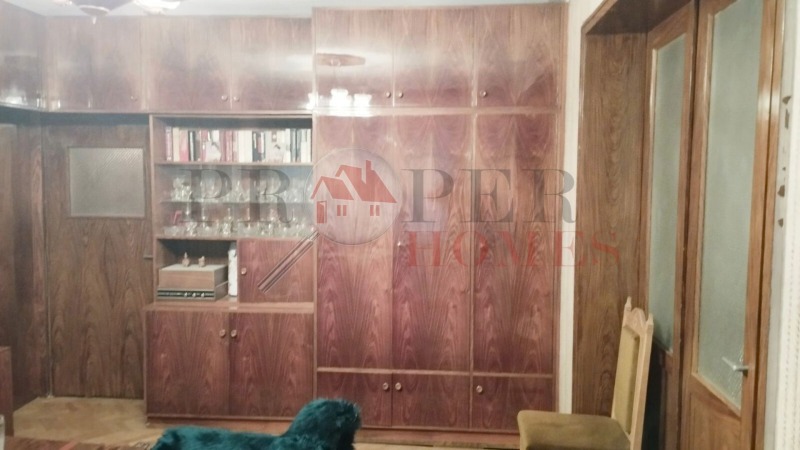 Продава МНОГОСТАЕН, гр. Велико Търново, Център, снимка 8 - Апартаменти - 52827531