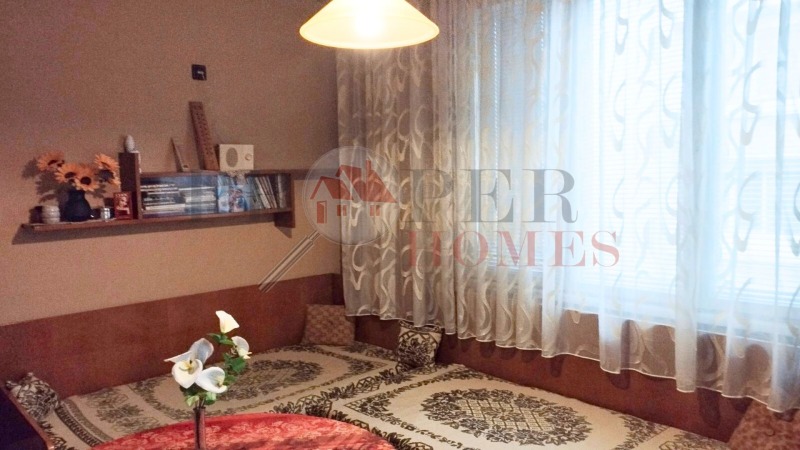 Продава МНОГОСТАЕН, гр. Велико Търново, Център, снимка 4 - Апартаменти - 52827531