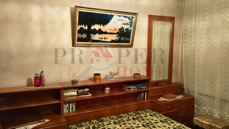 Продава МНОГОСТАЕН, гр. Велико Търново, Център, снимка 2 - Апартаменти - 52827531