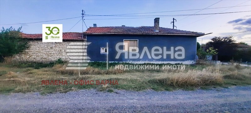 Продава КЪЩА, с. Габърница, област Варна, снимка 2 - Къщи - 52370380