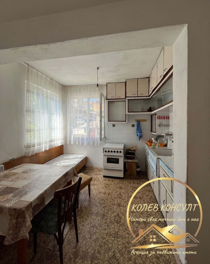 Продава ЕТАЖ ОТ КЪЩА, гр. Хасково, Каменни, снимка 11 - Етаж от къща - 55046304